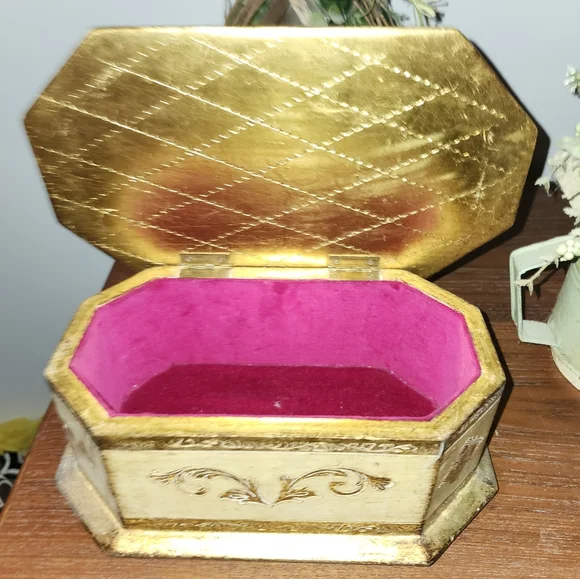 Vintage Decorative Jewelry Box